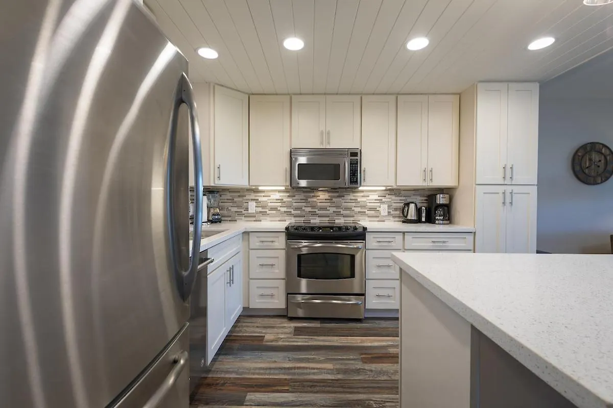4-309 Kamaole Sands**Newly Remodeled** Steps To Kamaole 3 Beach! Wailea